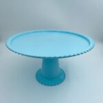 מעמד לעוגה תכלת עם רגל גבוהה